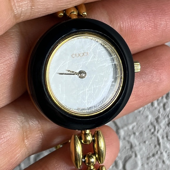 GUCCI 11/12.2 interchangeable bezels with 1 metallic bezel (black) - Picture 4 of 13